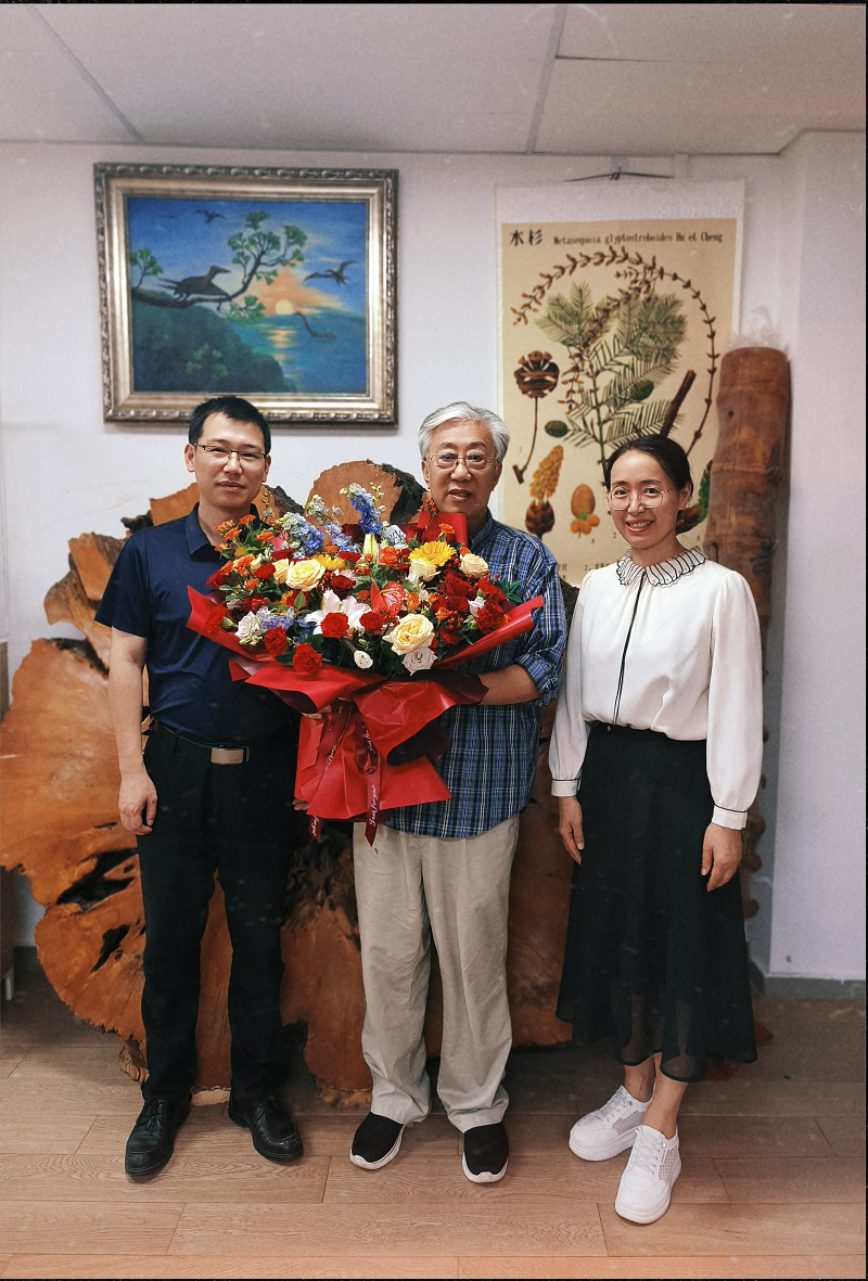 看望院士_202509108